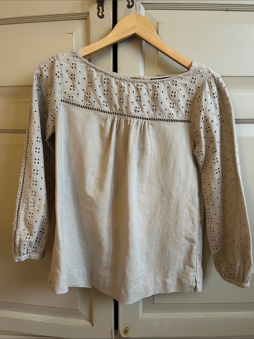 J. Crew Women’s tan linen cotton blend Eyelet Sleeve Cotton Top